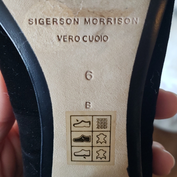 Sigerson Morrison Kairos Velvet Pumps - Picture 7 of 8